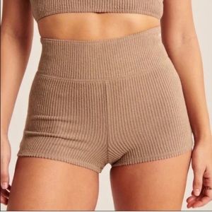 Abercrombie Fitch Shorts tan Lounge cozy soft stretch women’s size medium M